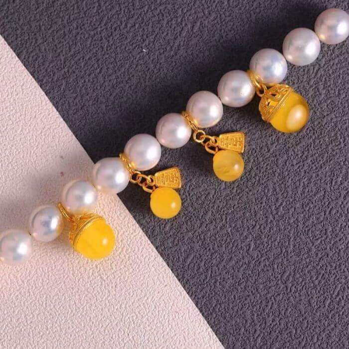 LuckyCharms Small Round Amber Gold-plated Pendant