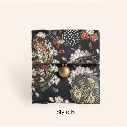 ヘリテージシルクブロケード刺繍巾着ジュエリーポーチ