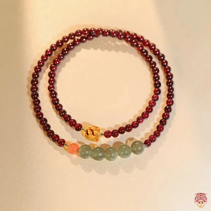 Doppelt gewickeltes Armband aus natürlichem Granat und grünem Chalcedon | 3,5-mm-Edelsteinstrang