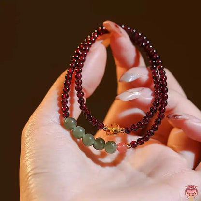 Doppelt gewickeltes Armband aus natürlichem Granat und grünem Chalcedon | 3,5-mm-Edelsteinstrang
