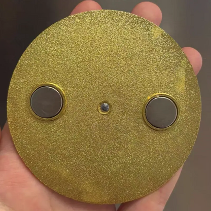 スピニングパンダ＆聖なる太陽の輪マグネット - 3Dエナメル禅工芸品
