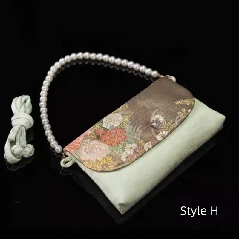 Sac à bandoulière et sac à main en brocart de soie et chaîne de perles, inspiré du patrimoine immatériel