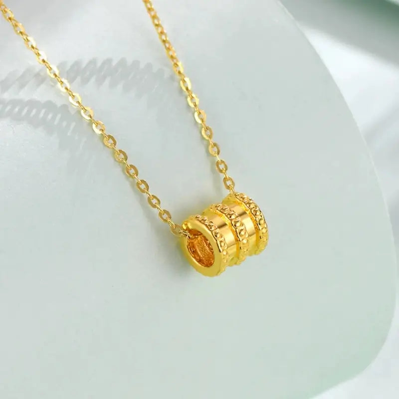 24K純金スリムウエストLu Lu Tongペンダントネックレス | 調節可能なシルバーメッキゴールドチェーン、繊細なミニマリストジュエリー