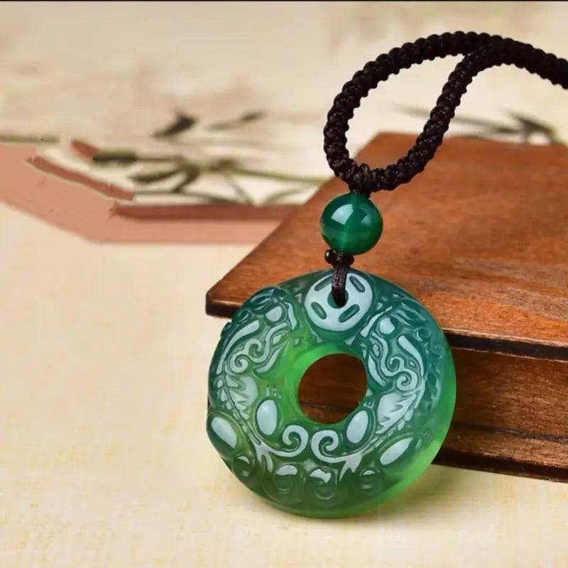 Collier pendentif boucle de paix en agate des cinq éléments bénis du Mont Putuo