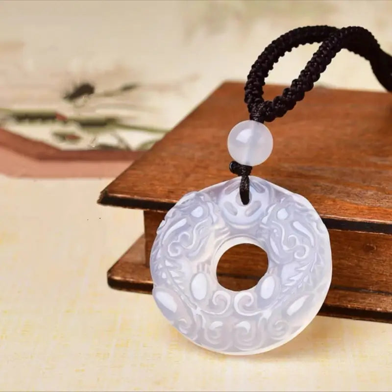 Collier pendentif boucle de paix en agate des cinq éléments bénis du Mont Putuo