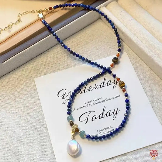 Halskette mit natürlichem Lapislazuli und Süßwasserperlen – vergoldetes Choker