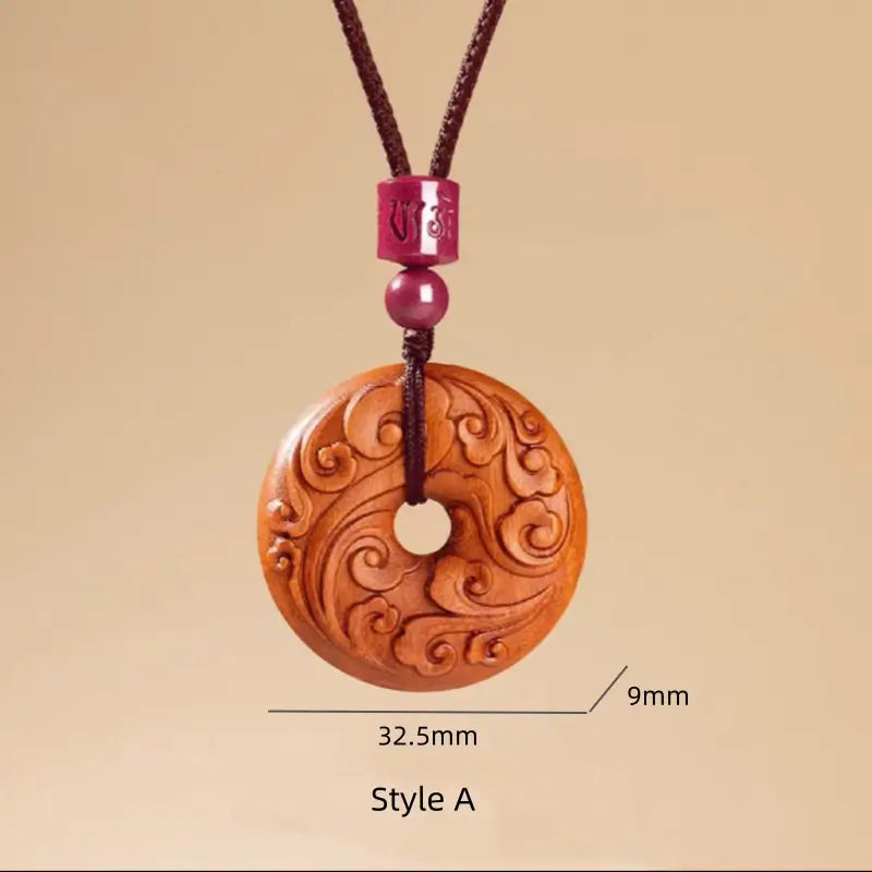 Collier pendentif porte-bonheur chinois en bois de pêcher naturel, orné d'un nuage béni et de bon augure du Mont Wutai |