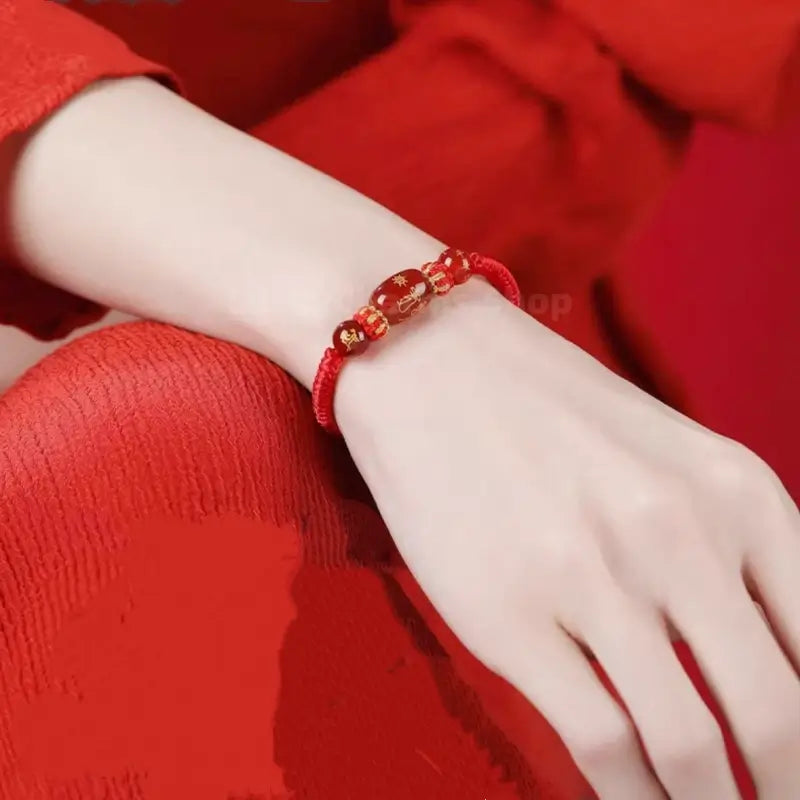 Putuo Mountain Blessing Natural Red Agate Zodiac Guardian Lu Lu Tong Bracelet-LuckyCharms.Shop