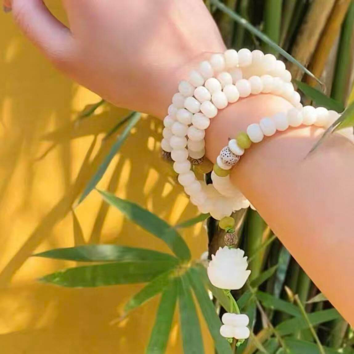 LuckyCharms White Jade Bodhi Seed Lotus Mala 108 Beads