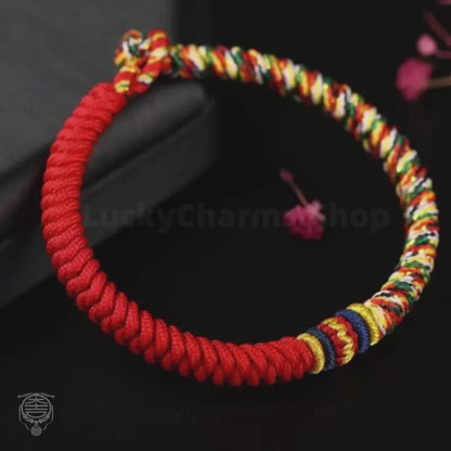 Bracelet spirituel tressé à la main, style tibétain, orné d'un nœud Vajra à neuf véhicules.