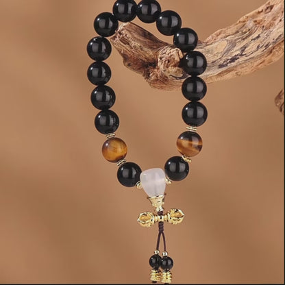 Prinz-Kung-Anwesen Set aus Rotachat- und Obsidian-Vajra-Paararmbändern