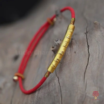 L'Oracle Om Mani - Bracelet universel en corde cramoisie en pur coton tressée à la main, avec cylindre en argent fin S999 certifié, gravé en relief 3D du mantra sanskrit à six syllabes